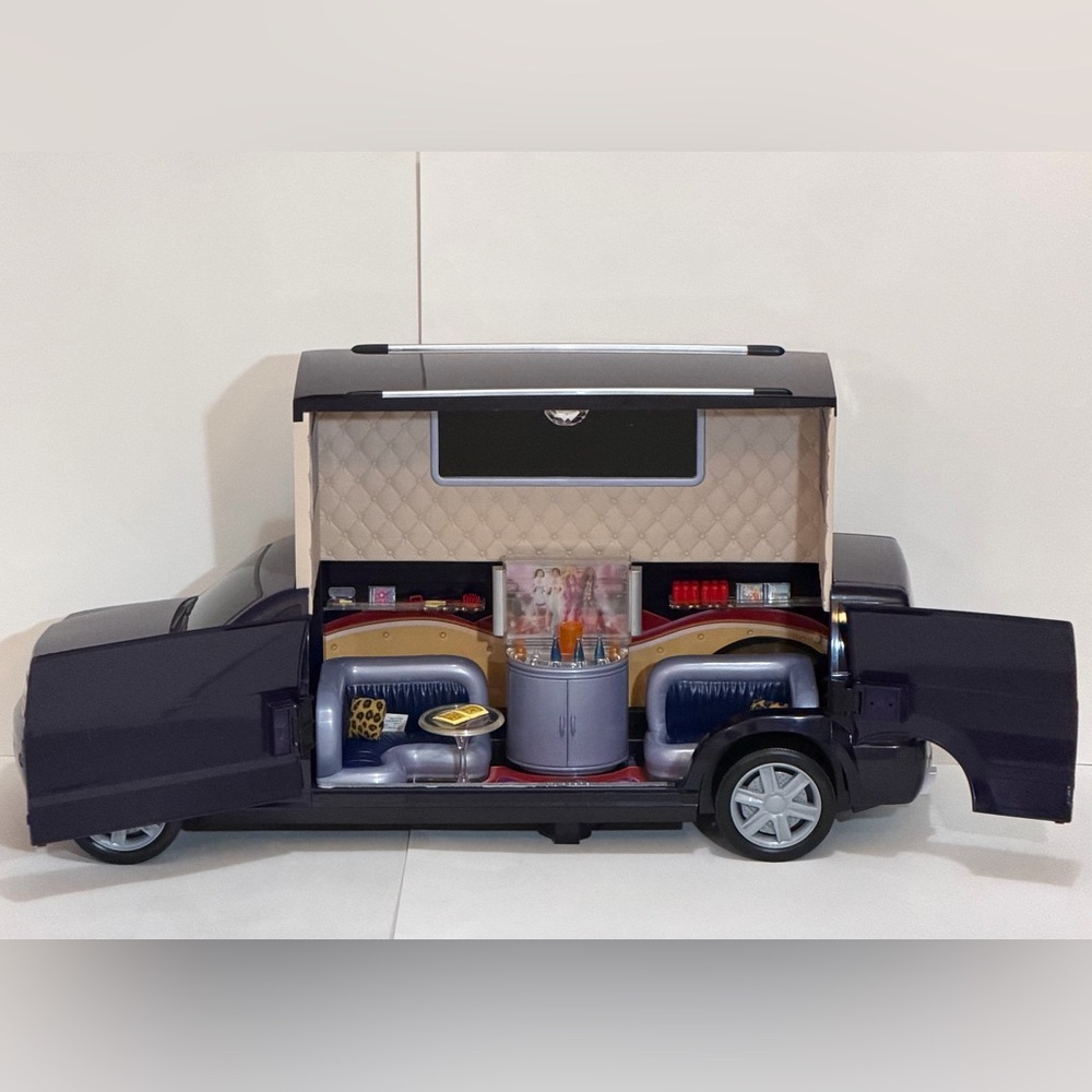 My Scene Limo Goes Hollywood 2005 Mattel Barbie with Accessories